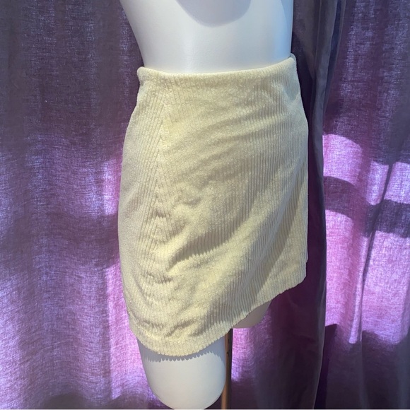 Wilfred Renee A-Line yellow corduroy mini skirt size 2 - Picture 4 of 7